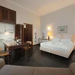 Otel Aldrovandi 4*